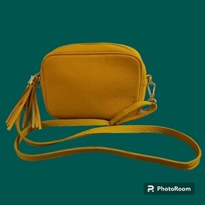 BORSE IN PELLE Italian Pebble Leather Yellow Tassel Camera Crossbody Bag